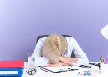 Министр труда предложила ужесточить наказания за отказ от работы в Казахстане