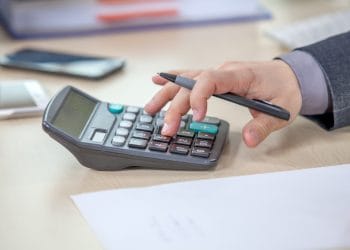 Какие выплаты положены казахстанкам при рождении ребенка