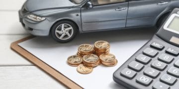 Министр Шарлапаев о льготном автокредитовании: "Мало денег, много людей"