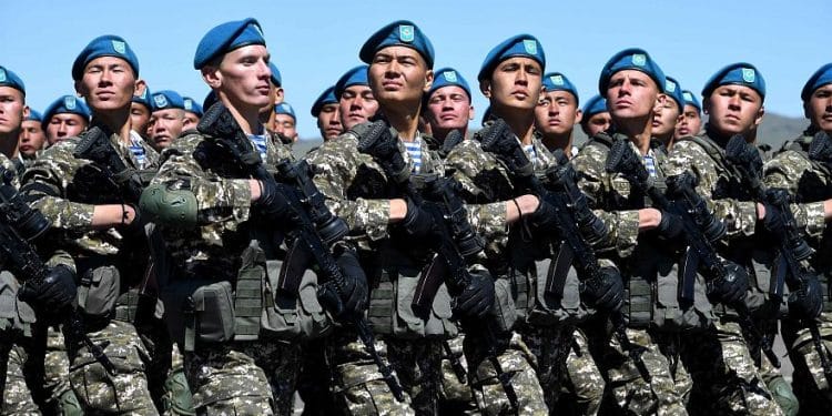 Минобороны Казахстана объясняет, почему нельзя отказаться от призыва срочников