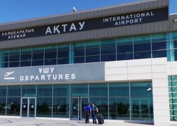 В аэропорту Актау антимонопольщики начали расследование по завышенным тарифам на парковку