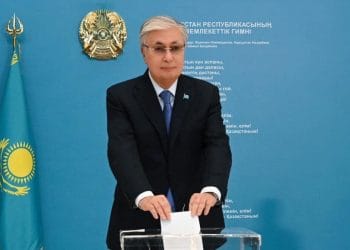 Президент Токаев проголосовал на референдуме по строительству АЭС