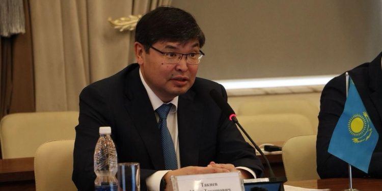 Премий для госслужащих не будет: средства пойдут в бюджет