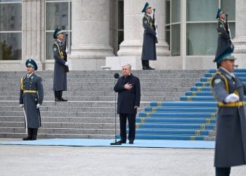 Президент Токаев принял участие в церемонии поднятия Государственного флага