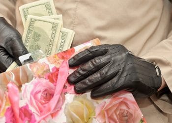 Учителей предупредили о наказании за незаконные денежные сборы в школах