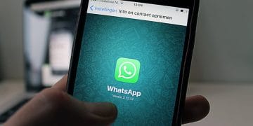 WhatsApp упростит использование смайликов для реакций