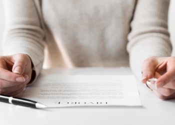 Студентов, пенсионеров и домохозяек освободили от декларирования доходов