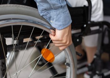 Почти половина объектов в Казахстане не адаптирована для инвалидов