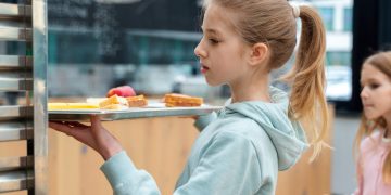В школах Казахстана разработают новый стандарт питания для учеников