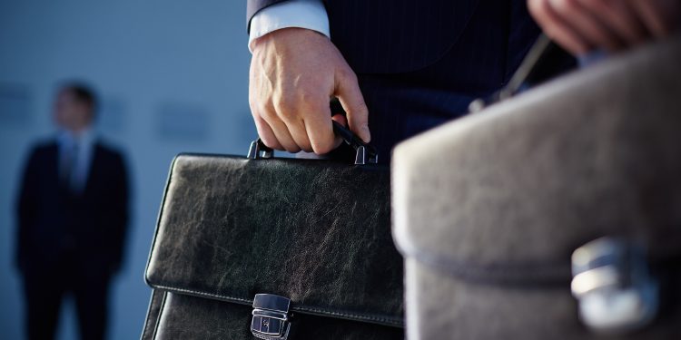 Госслужащие