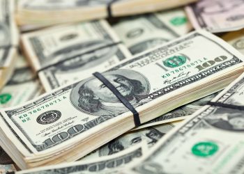 Евро укрепляется, доллар снижается в обменниках Казахстана