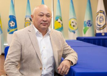 Президент Казахстанской федерации футбола Адилет Барменкулов подал в отставку