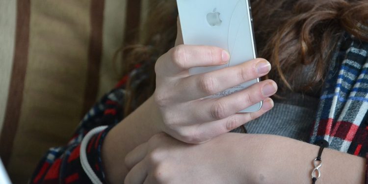 Полиция предупреждает о новых случаях обмана с кодами SMS