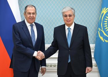 Президент Казахстана встретился с Сергеем Лавровым и обсудил предстоящий визит Путина