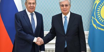 Президент Казахстана встретился с Сергеем Лавровым и обсудил предстоящий визит Путина