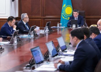 Пять областей Казахстана получили месячный срок на усиление противопаводковых мер