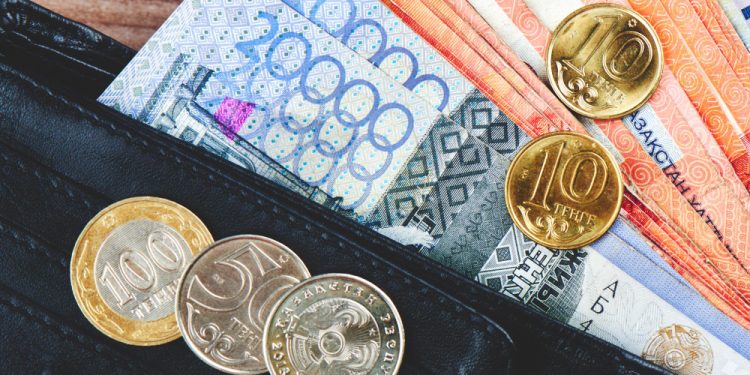 Выплаты в тенге