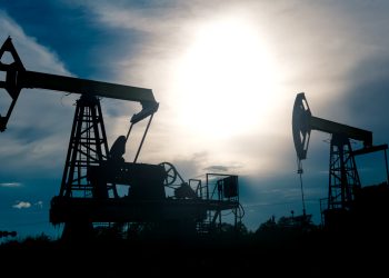 сокращения добычи нефти в Казахстане