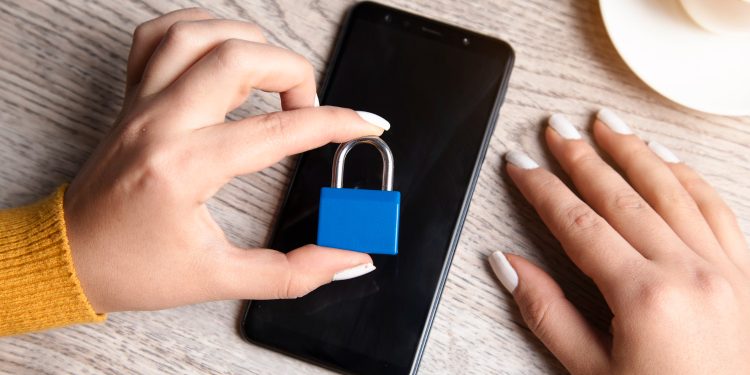 В Алматы закрыли 22 Telegram-канала с наркотиками