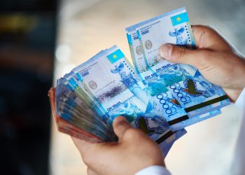 Тенге считает