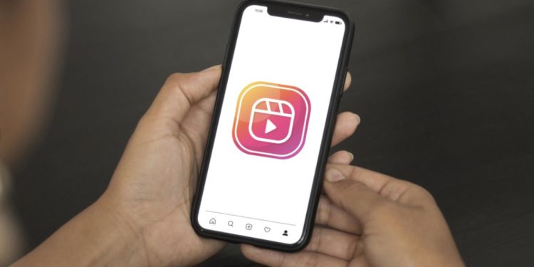 музыка исчезла из Instagram и Facebook