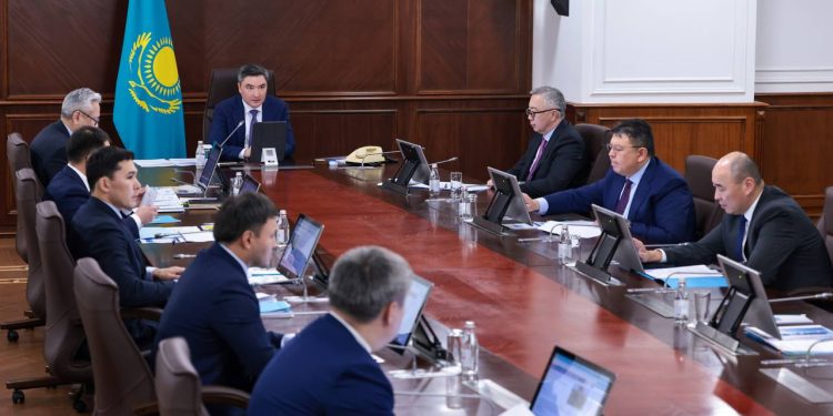 Олжас Бектенов провел совещание