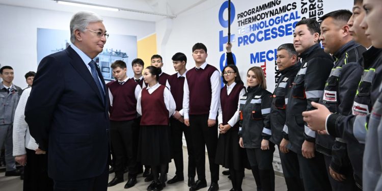 Касым-Жомарт Токаев посетил горно-технический колледж в Хромтау
