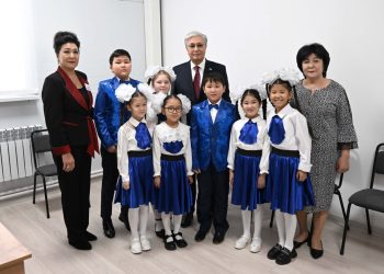 Токаев осмотрел социальные объекты Каратальского района