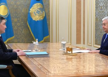 Касым-Жомарт Токаев и Олжас Бектенов