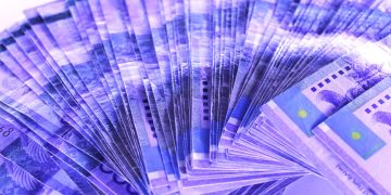 похитила 243 миллиона тенге