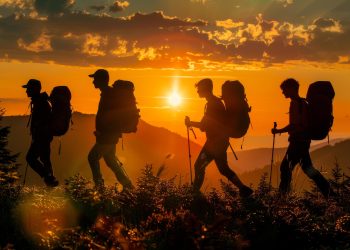 Туристы в горах