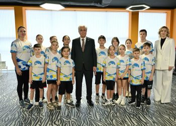 Президент посетил спортивный центр