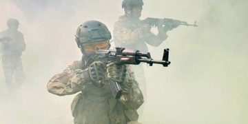 солдат-срочник во время учений