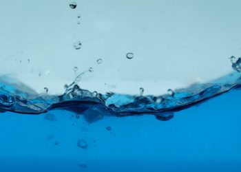 вода