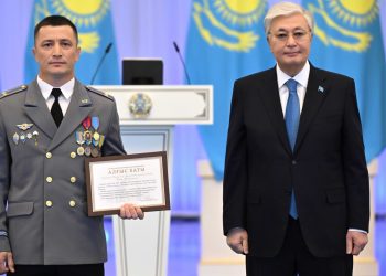 Касым-Жомарт Токаев награждение