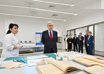 Токаев посетил обновленные объекты столицы