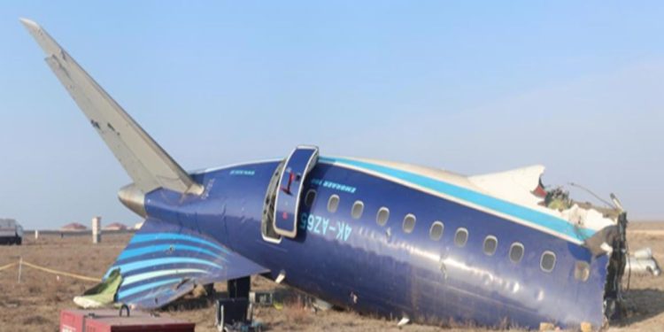 самолет AZAL