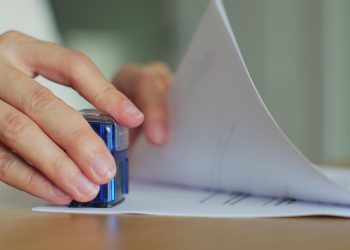 печать ставит
