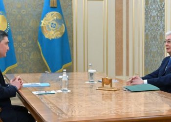 Касым-Жомарт Токаев и Олжас Бектенов