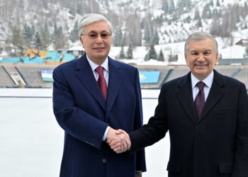 Касым-Жомарт Токаев и Шавкат Мирзиёев на «Медеу»,