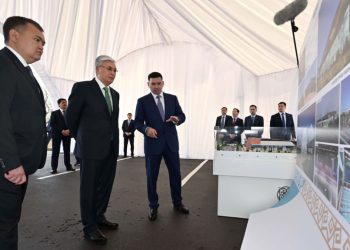 Женис Касымбек и Касым-Жомарт Токаев