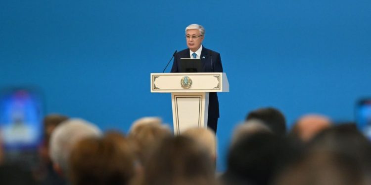 Касым-Жомарт Токаев на сессии АНК
