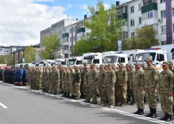 спасатели и военные