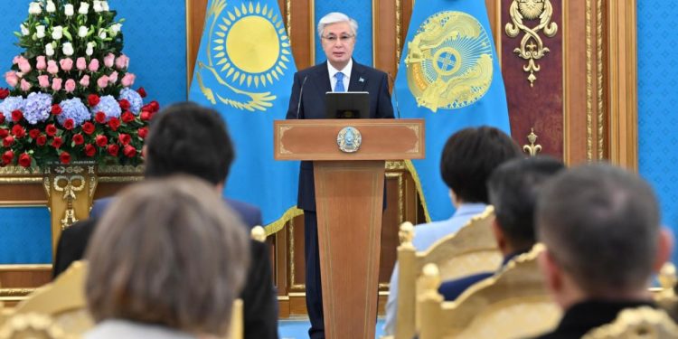 Токаев на награждении