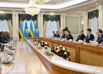 Касым-Жомарт Токаев провёл переговоры с Президентом Руанды Полем Кагаме в расширенном форма