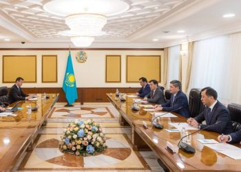 Олжас Бектенов провёл встречу с Генеральным секретарём Организации тюркских государств