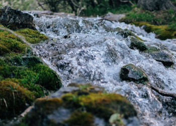 Водопад в горах