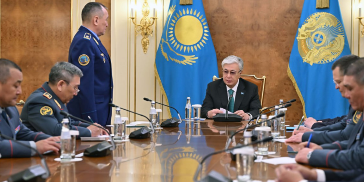 Касым-Жомарт Токаев на совещании с министерством обороны
