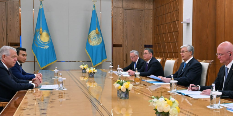 Токаев встретился с инвесторами Wabtec, PMI, Citi и Glencore