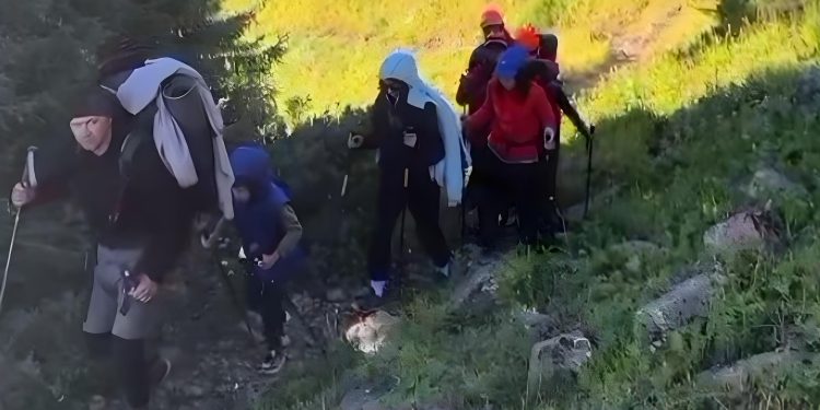 спасатели в горах